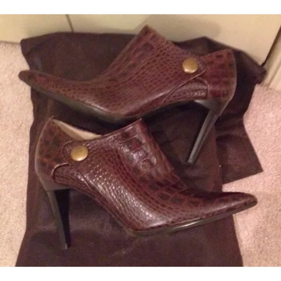 Via Spiga Shoes - NWOB Via Spiga Brown Crocodile embossed booties 9